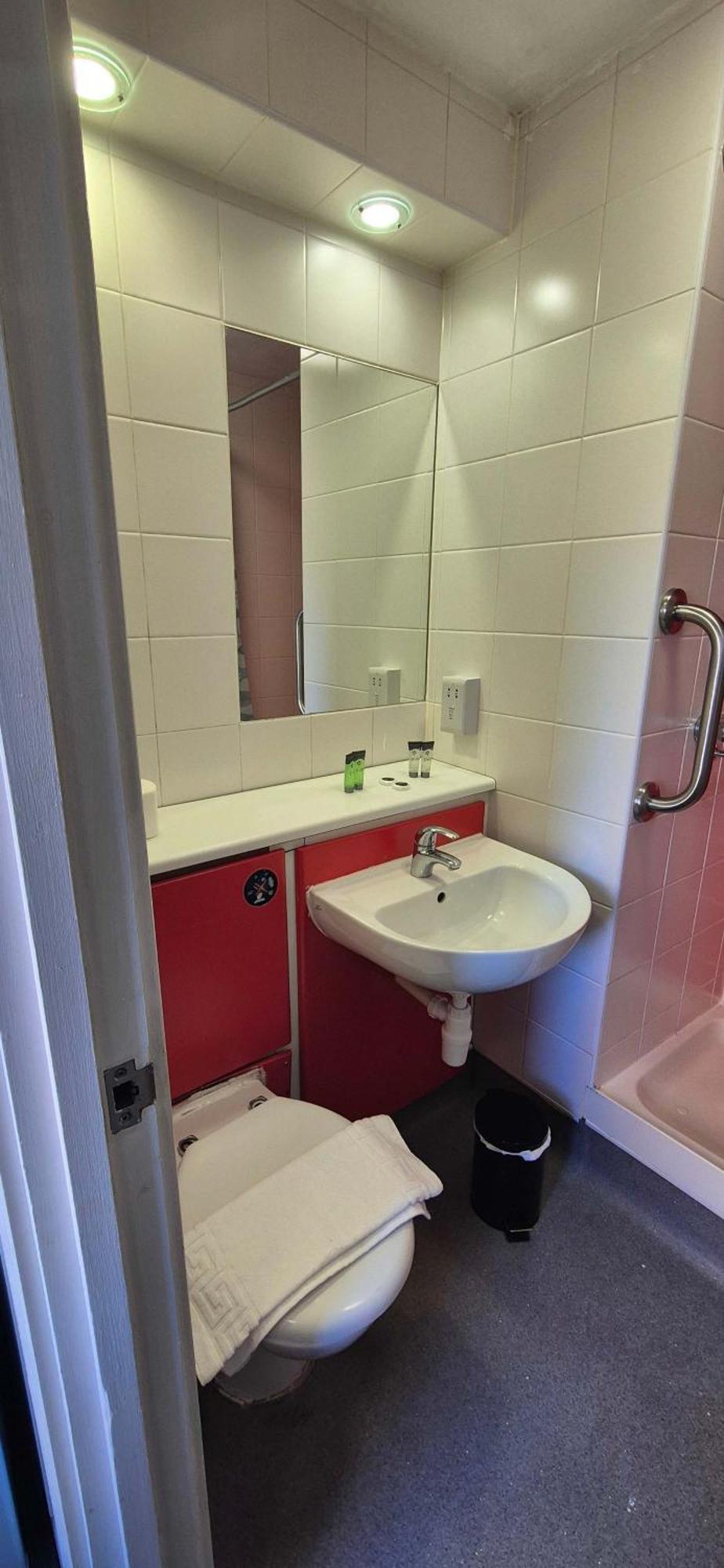 Apartment Comfortable Budget In Centre *