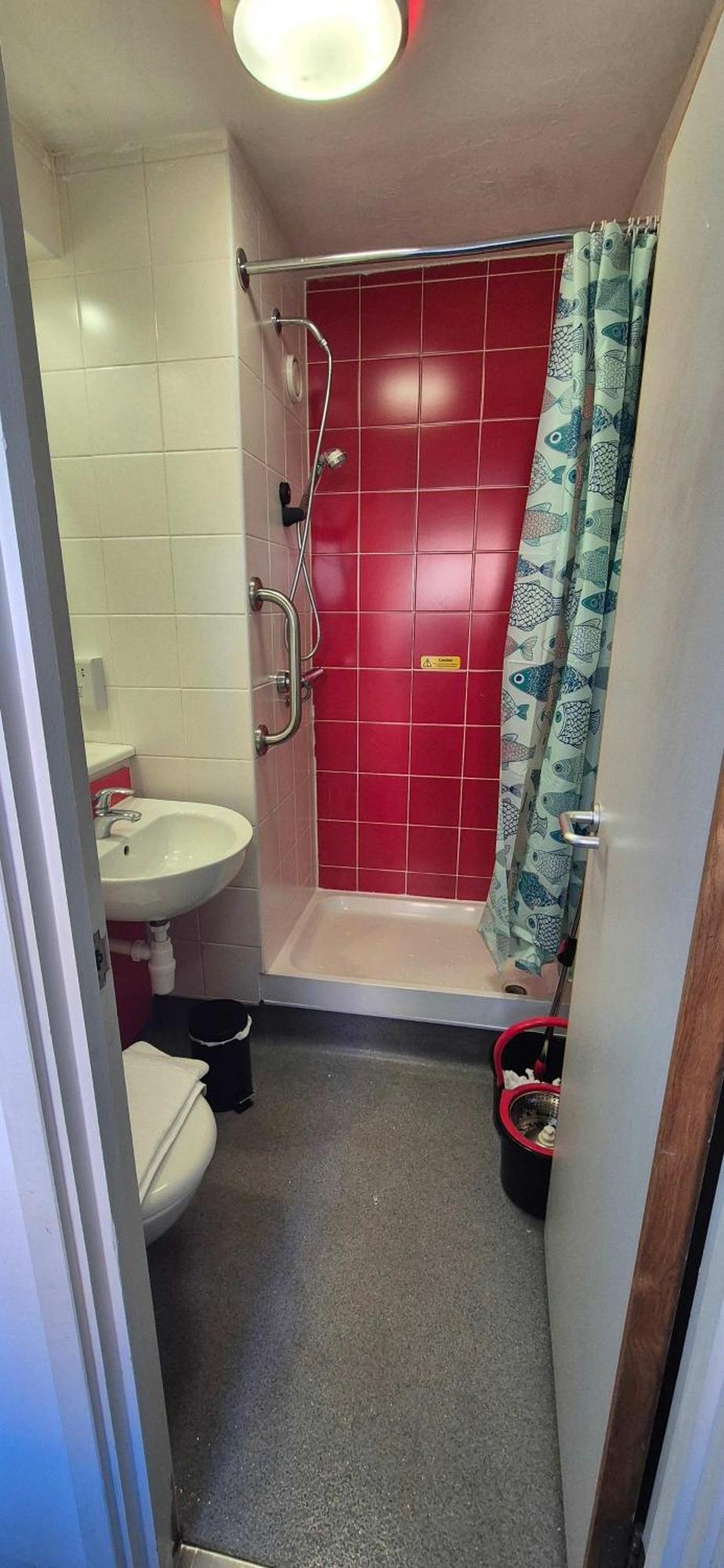 Comfortable Budget In Centre Apartment Coventry